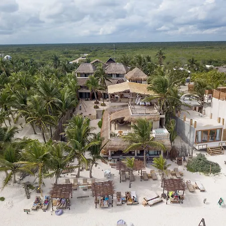 Dune Boutique Hotel Located At The Party Zone (Adults Only)